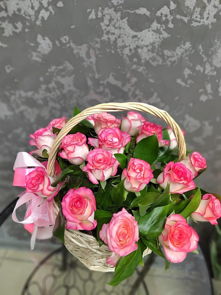 Цветочная композиция из Розы в корзине в Арти