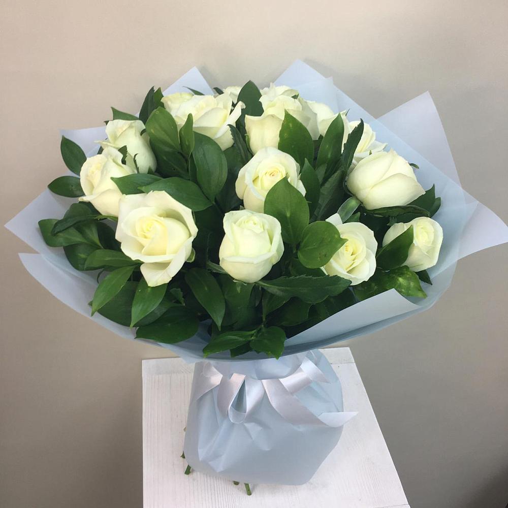 Букет 15 Белых роз Проуд в Арти