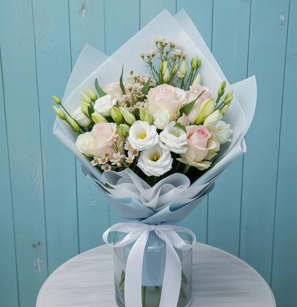 Букет цветов из: Розы и Лизиантусы в Арти