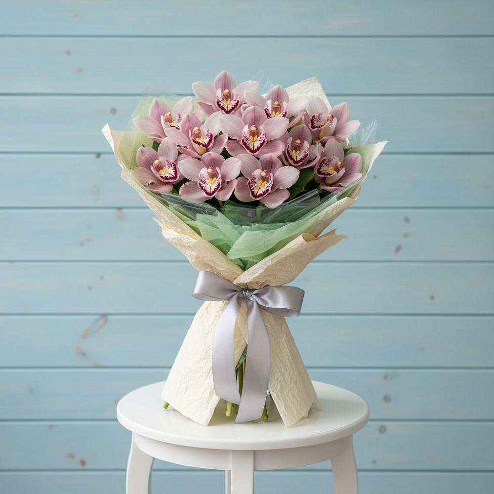 Букет цветов из: Орхидеи и Розы в Арти