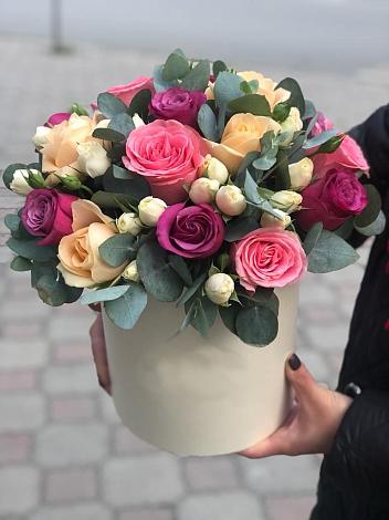 Цветочная композиция из Розы в шляпной коробке в Арти