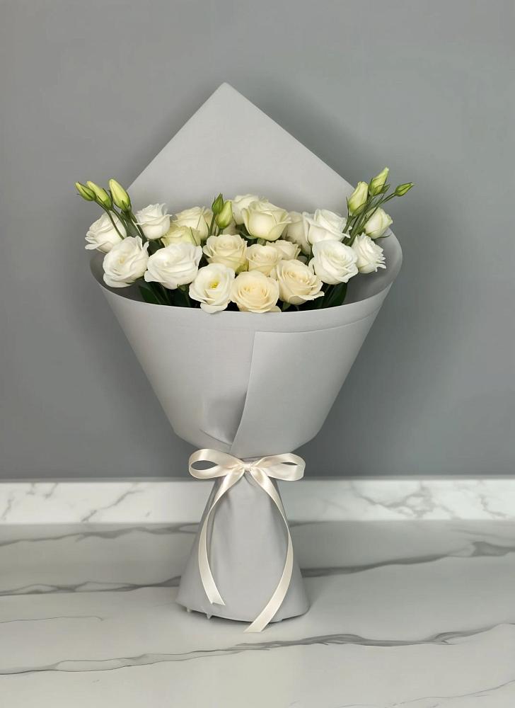 Букет цветов из: Розы и Лизиантусы в Арти