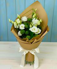 Букет цветов из:  Хризантемы и Лизиантусы в Арти