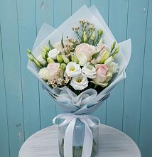 Букет цветов из:  Розы и Лизиантусы в Арти